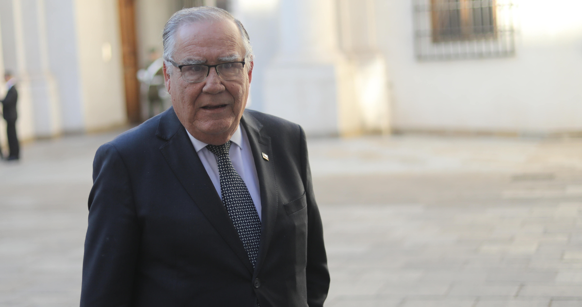 Ministro Campos respalda visa temporal para migrantes en el agro: “Chile necesita esa mano de obra”