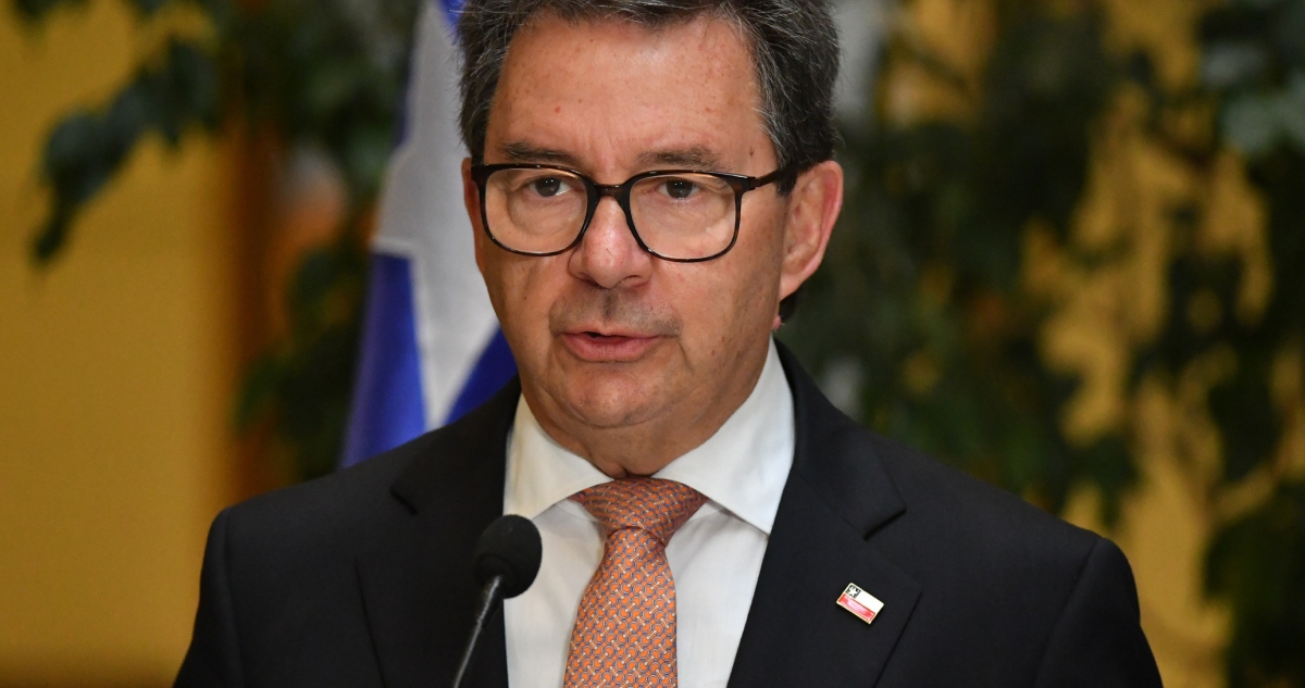 Ministro de Defensa niños haitianos