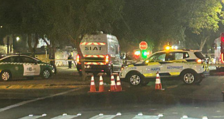 Motociclista muere colisionado por un bus RED en Maipú