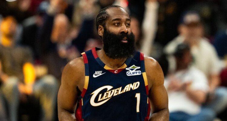 James Harden fue arrestado por porte de armas en EEUU.
