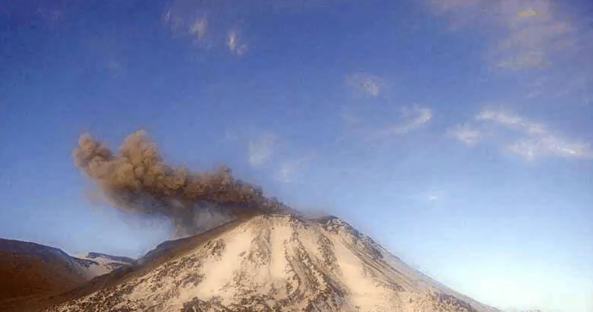 Registran emisiones de ceniza en Nevados de Chillán y mantienen vigilancia del volcán