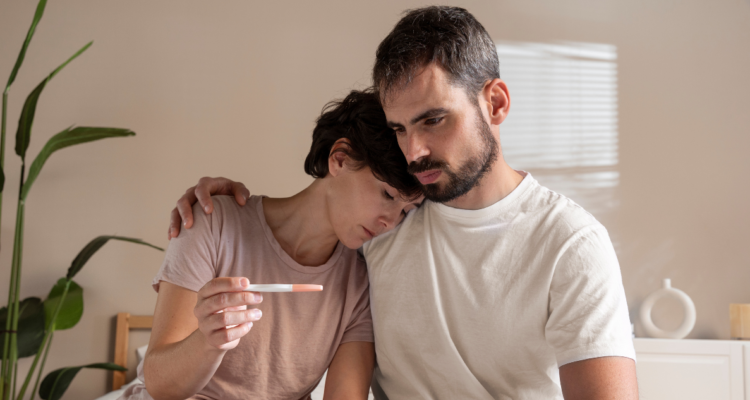 Obesidad, estrés y tabaco: ¿cómo afectan la fertilidad de hombres y mujeres?