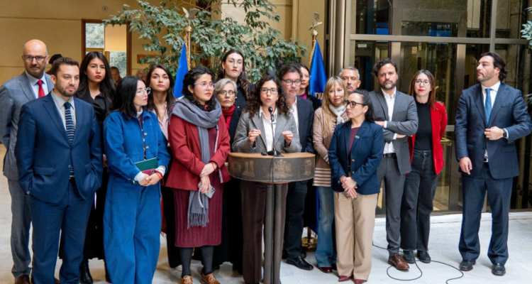 Bancadas de oposición piden al Senado reabrir la discusión sobre el levantamiento del secreto bancario