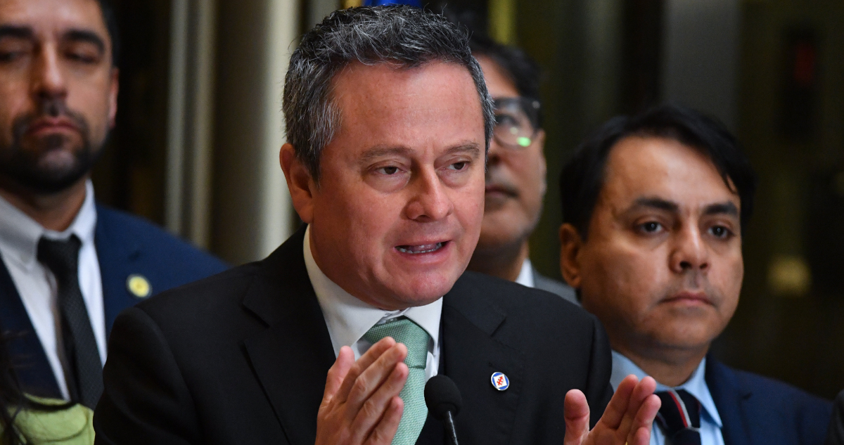 Ortiz (DC): “Sacar todas las platas del esfuerzo de personas que son deudoras del CAE no es la forma”