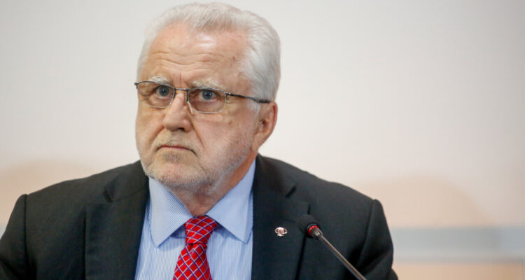 Pacheco tras salir de Codelco: "No me importan las opiniones del Presidente en relación a mi persona"
