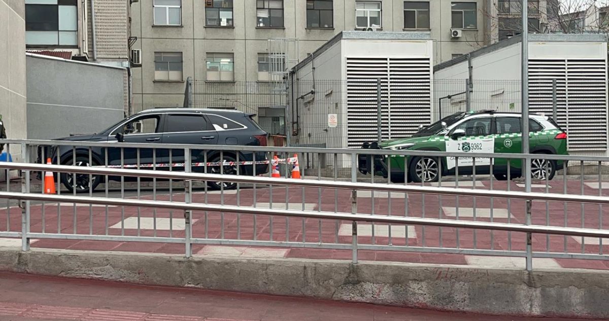 Pareja acude a ex Posta Central en vehículo con más de 10 disparos: ambos fueron baleados