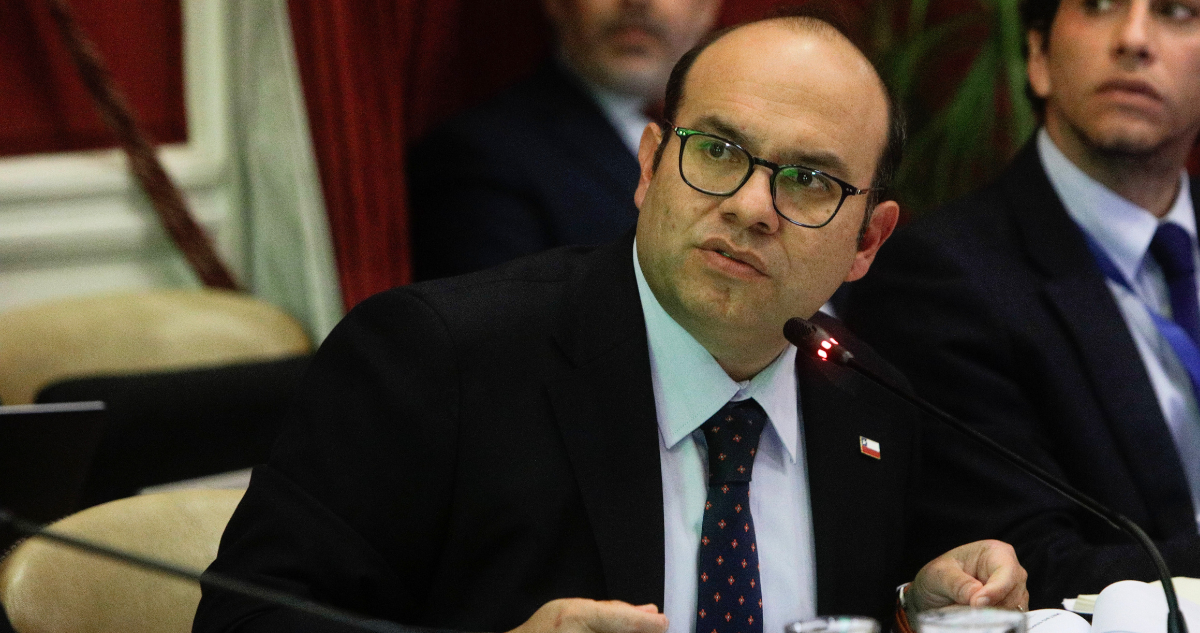 Pavez explica proyecto anunciado por Kast para ampliar el plazo de retención de migrantes irregulares