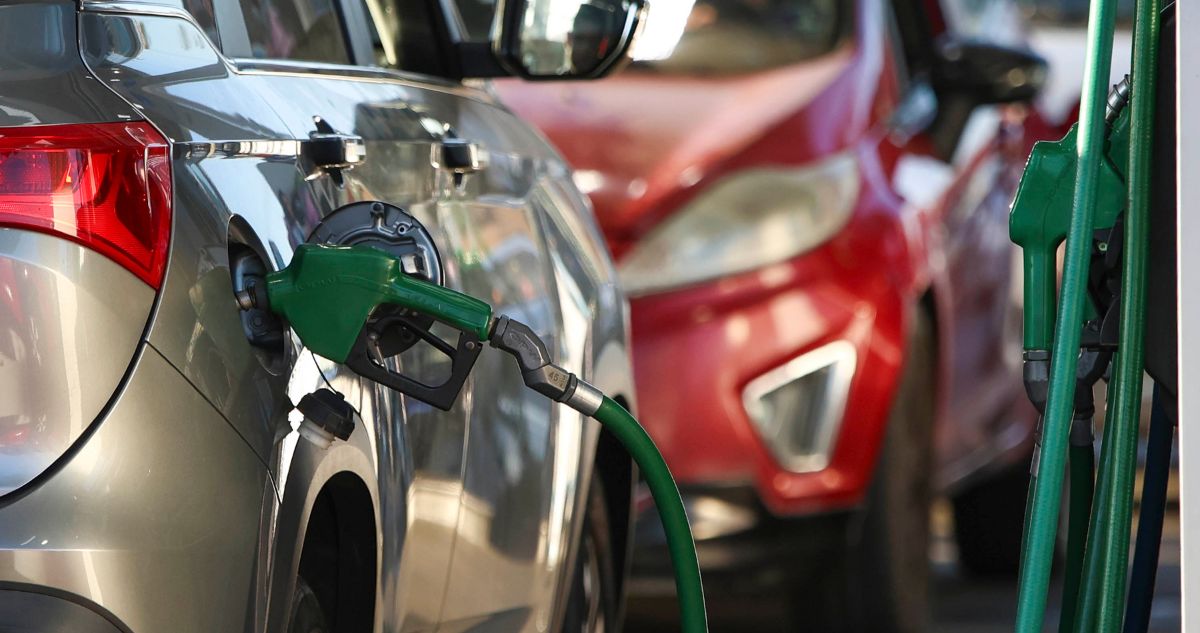 PDI investiga robo de vehículo y atropello en servicentro de Vitacura: víctimas cargaban combustible