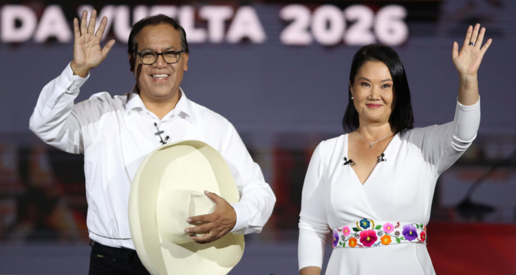 Los candidatos Roberto Sánchez y Keiko Fujimori