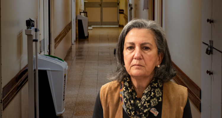 Ministra Chomali llama a recintos de salud a "ordenar gastos y hacer mejores compras" por recorte