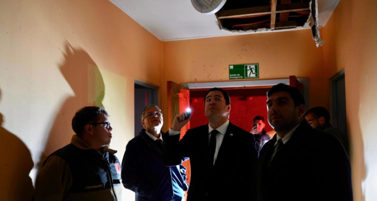 https://media.biobiochile.cl/wp-content/uploads/2026/06/posta-rural-de-trehuaco-queda-con-90-de-danos-tras-incendio-no-hubo-lesionados-750x400.png