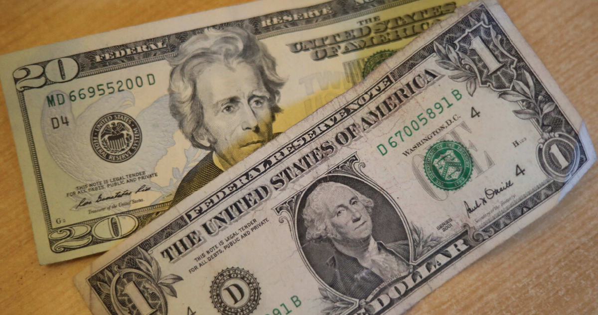 Dólar se dispara unos $20 tras datos laborales en EEUU y temores de posible arancel al cobre