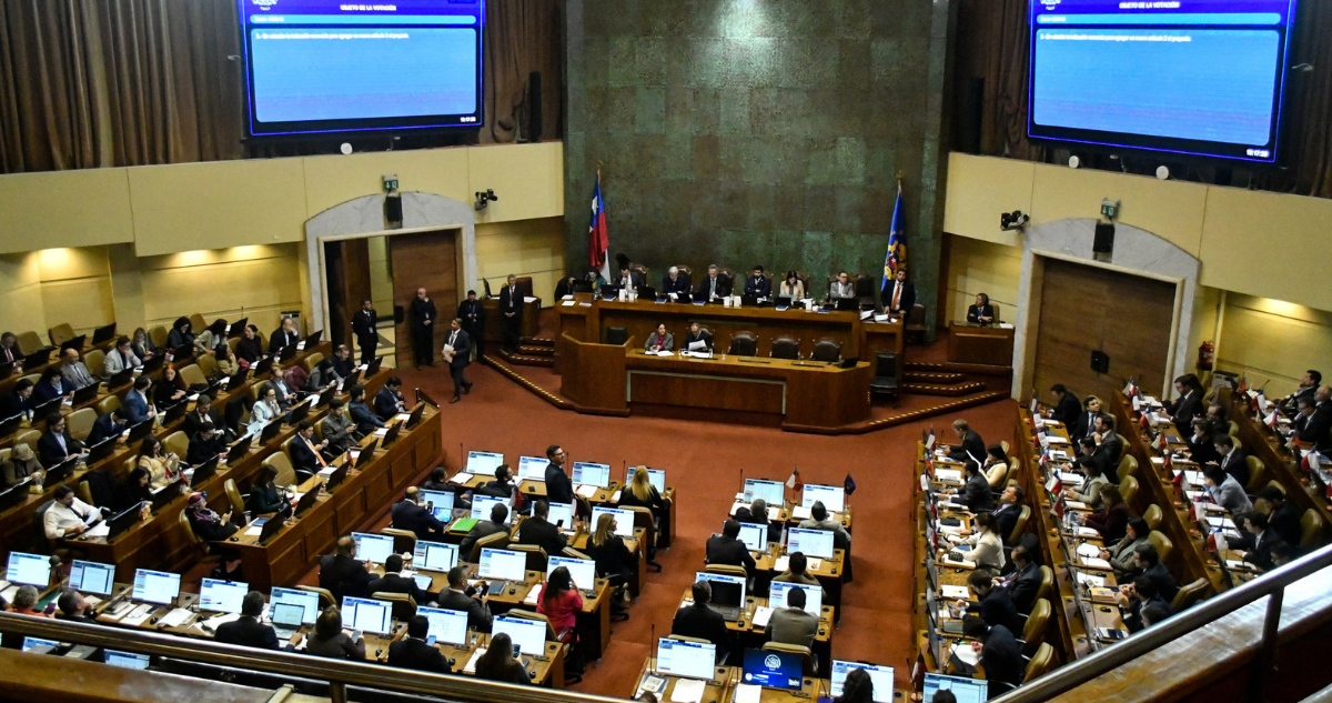 Presentan proyecto para que subsecretarios Segpres puedan entrar siempre a la Sala de la Cámara