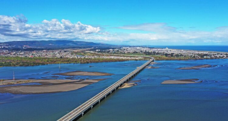Gobernador Giacaman insiste en rebajar precio del TAG del Puente Industrial para incentivar su uso