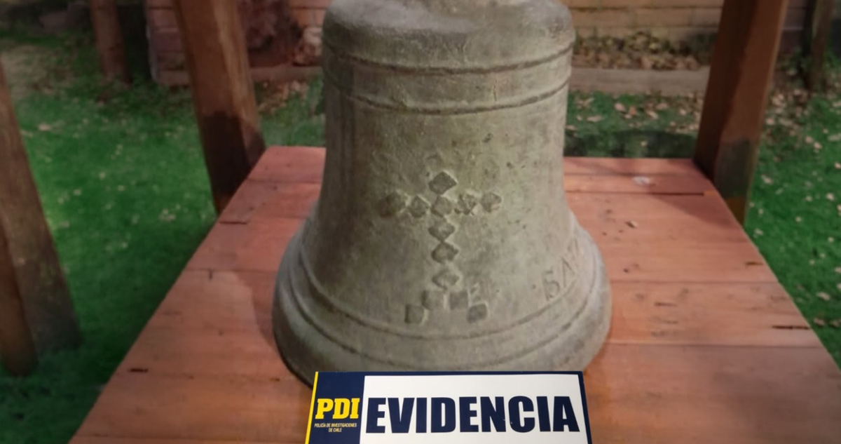Recuperan campana peruana de 300 años de antigüedad que era ofrecida en Marketplace: hay un detenido