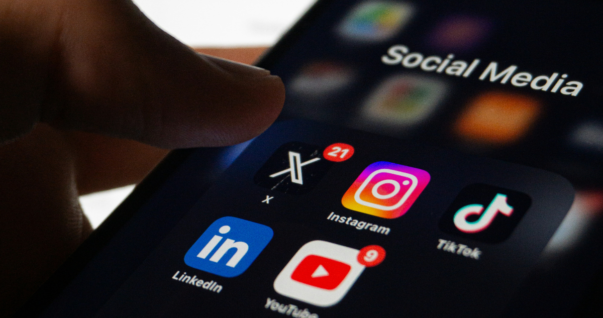 Foto de redes sociales para ilustrar nota sobre el consumo de noticias