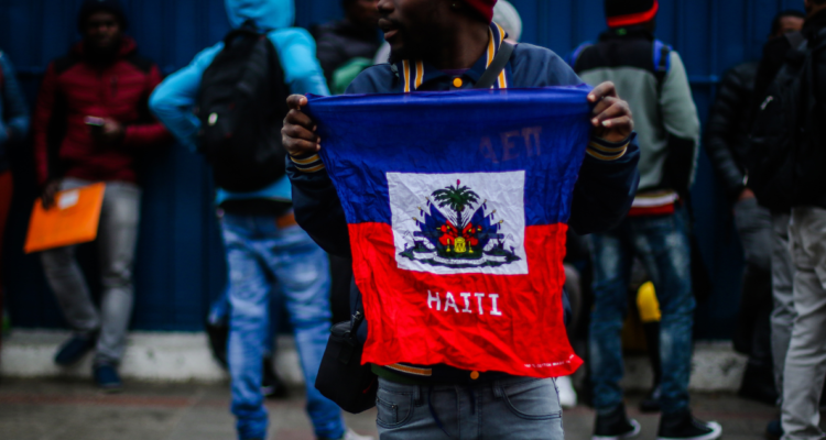 Residencias a haitianos llegaron a su máximo en 2024, año bajo la lupa por ingreso de menores a Chile
