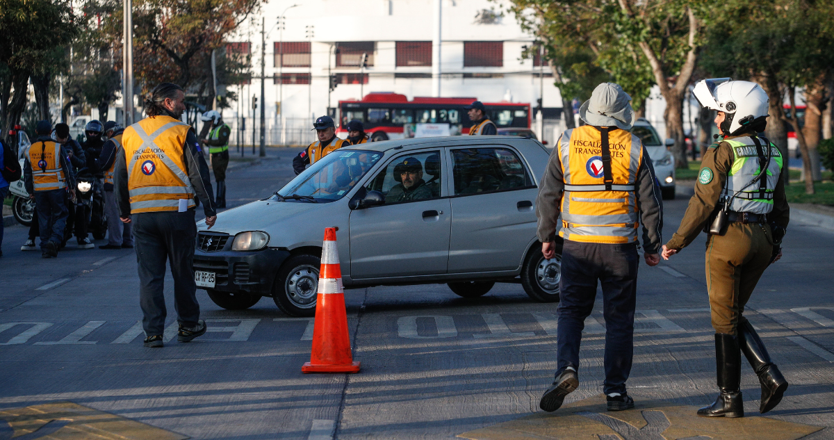 Cómo funcionará la restricción vehicular esta semana en Santiago: revisa los dígitos para cada día