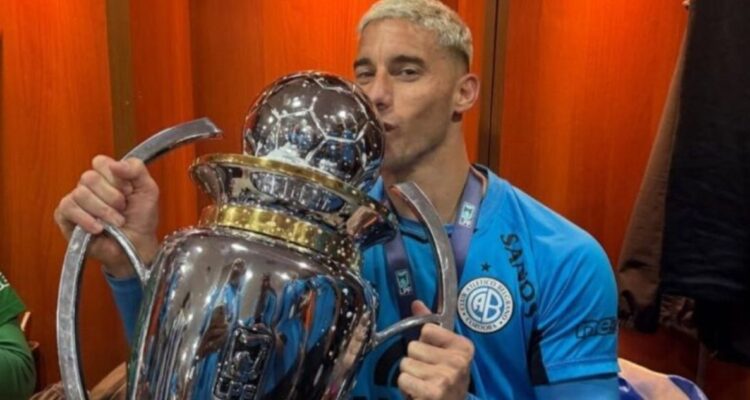 Casa de Leonardo Morales fue robada y se llevaron su medalla de campeón de Liga Argentina.