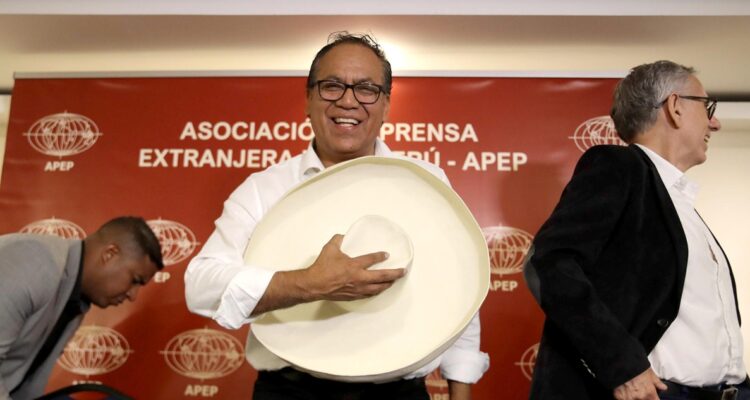 Abren juicio en Perú contra Roberto Sánchez, rival de Keiko Fujimori en las presidenciales