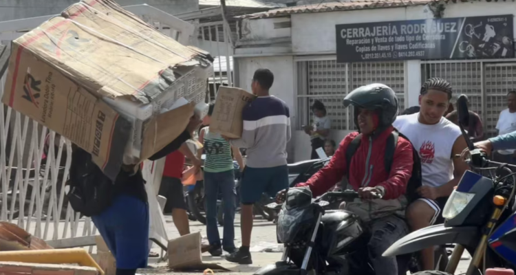 Saqueos en La Guaira, Venezuela