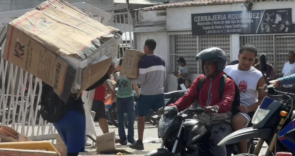 Saqueos en La Guaira, Venezuela