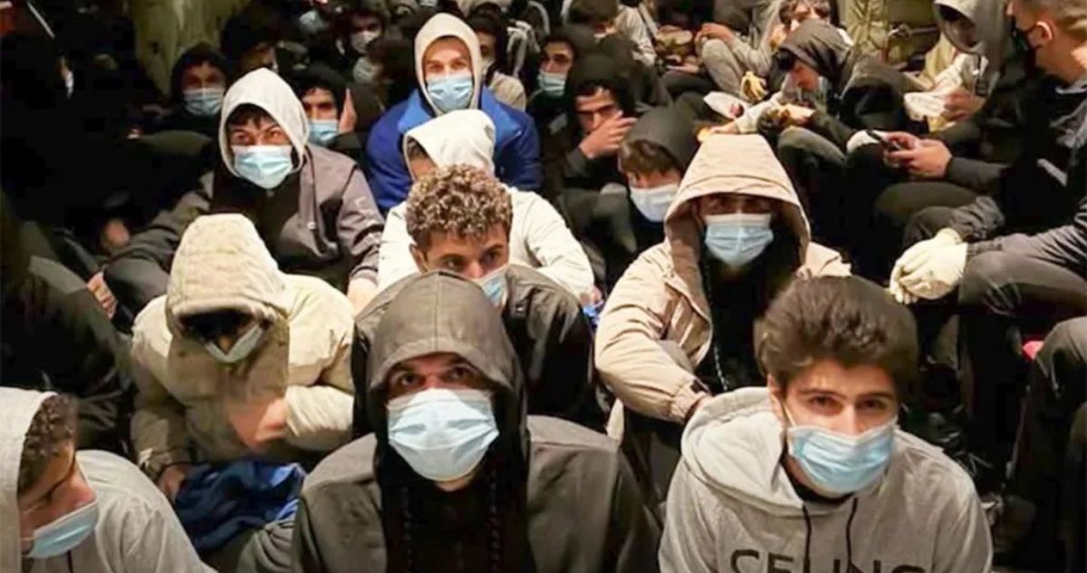 Destapan secuestro masivo y las terribles torturas contra 300 migrantes que viajaban a Reino Unido