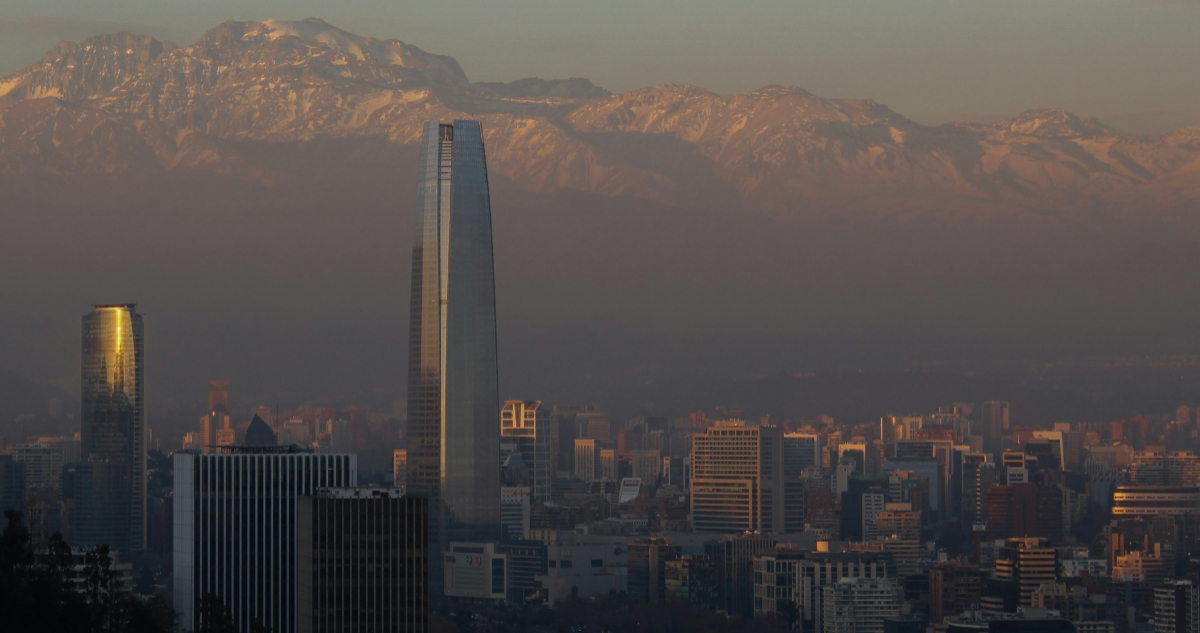 Foto de smog en el aire de Santiago