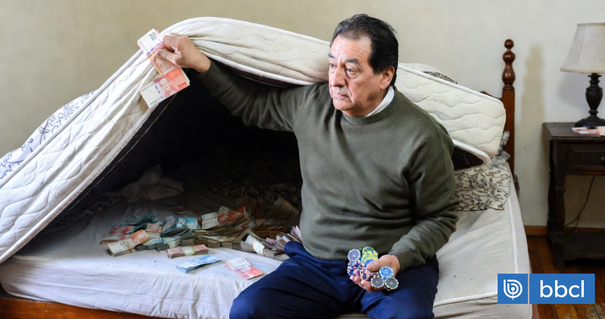 One of 5 Chileans keeps money under the mattress and a large percentage plays in casinos to earn extra