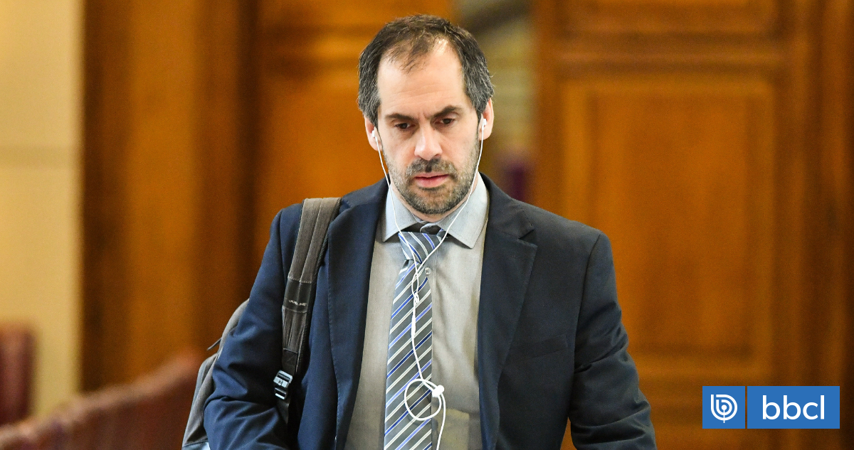 Ingresan acusación constitucional contra exministro Nicolás 