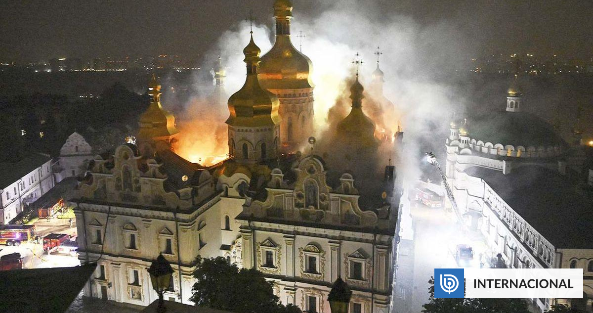 Massive attack of Russia harms the historic Monastery of the Caves, a sacred place in Kiev