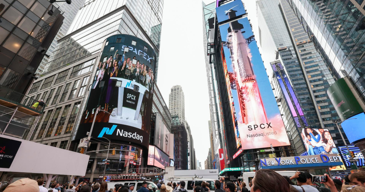 SpaceX va como cohete: acciones suben casi 20% y es la sexta empresa más valiosa del mundo en bolsa