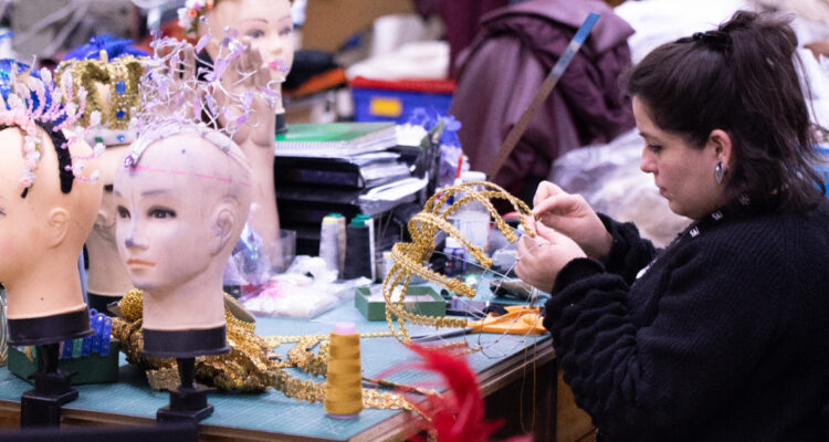 ¿Trabajas en artes escénicas? Conoce los nuevos talleres gratuitos del Teatro Municipal de Santiago