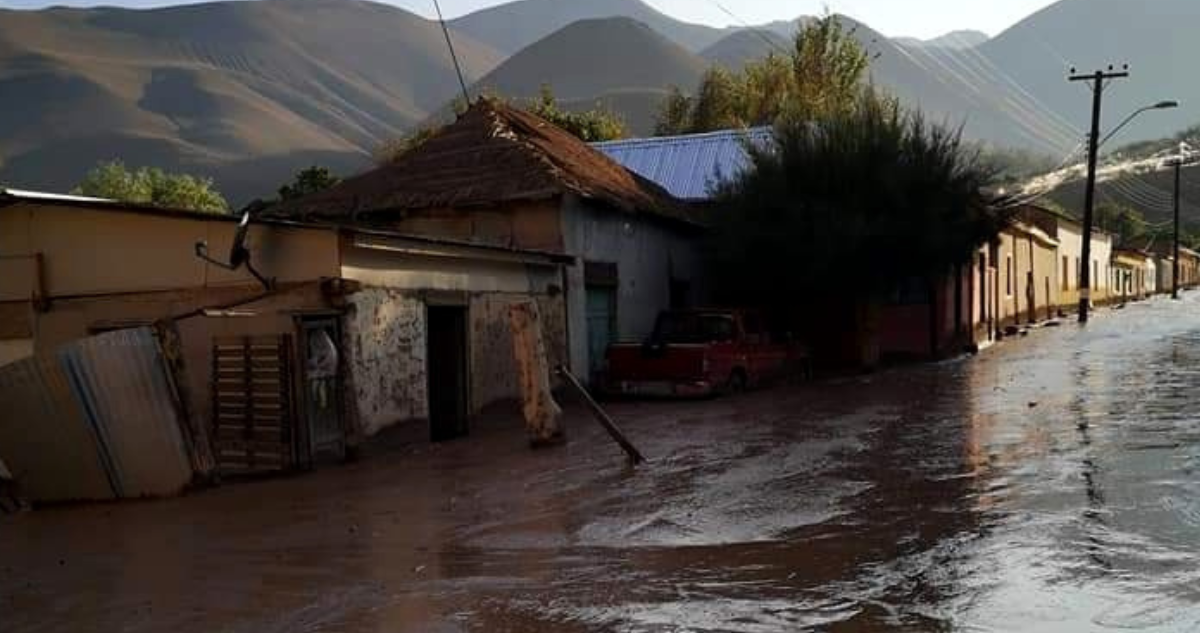 Viviendas dañadas tras aluvión e inundación.