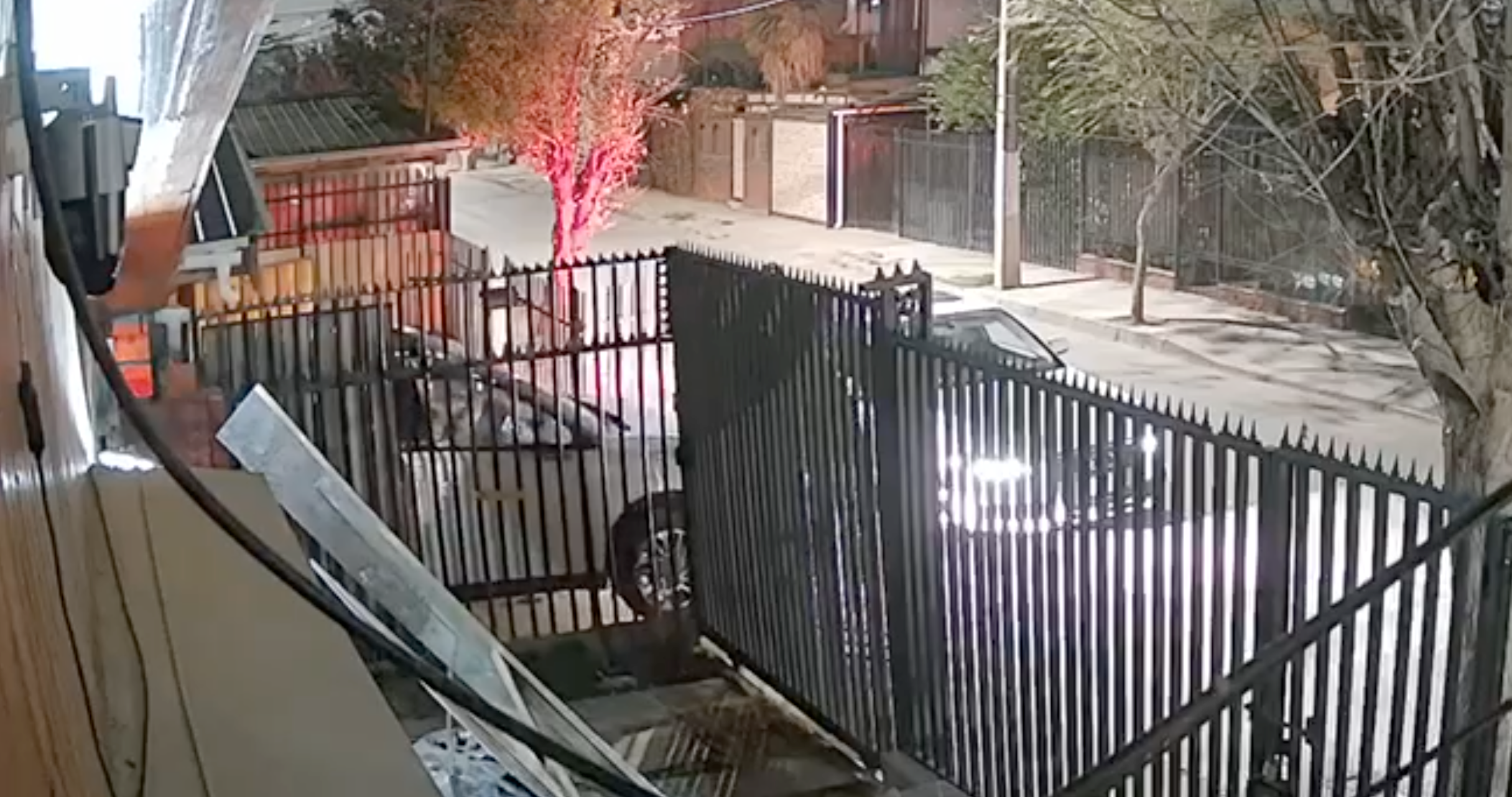 “Pásale balazo”: delincuentes encañonan a familia con niñas para cometer turbazo en Puente Alto