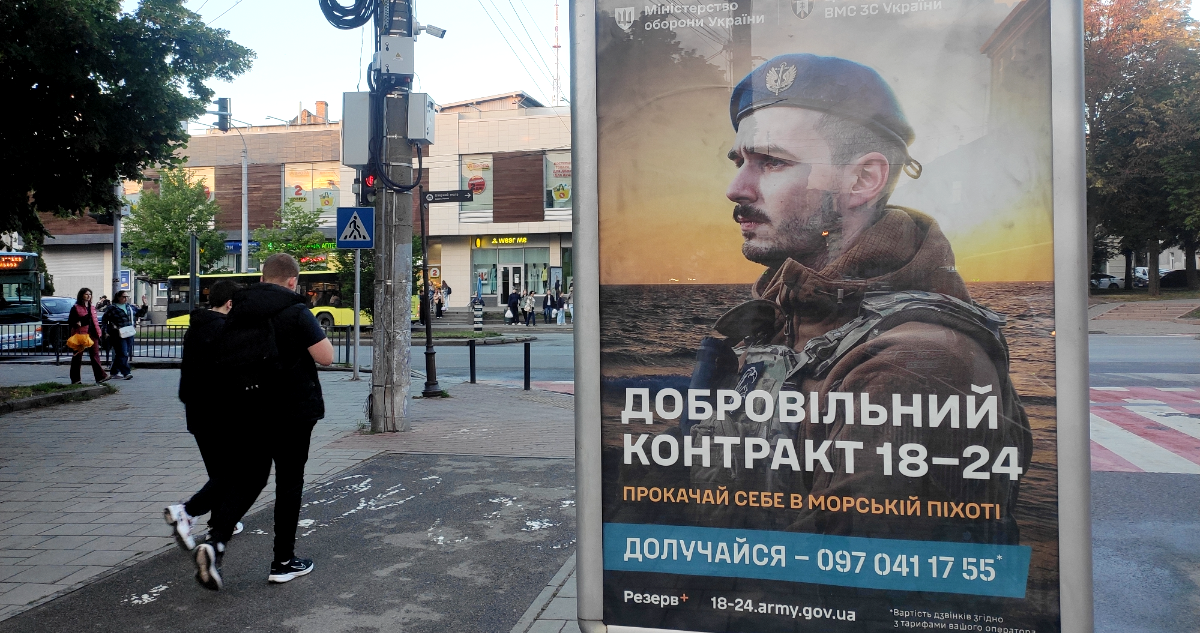 Ucrania buscará que más extranjeros se sumen a su Ejército contra Rusia y ofrecerá altos salarios