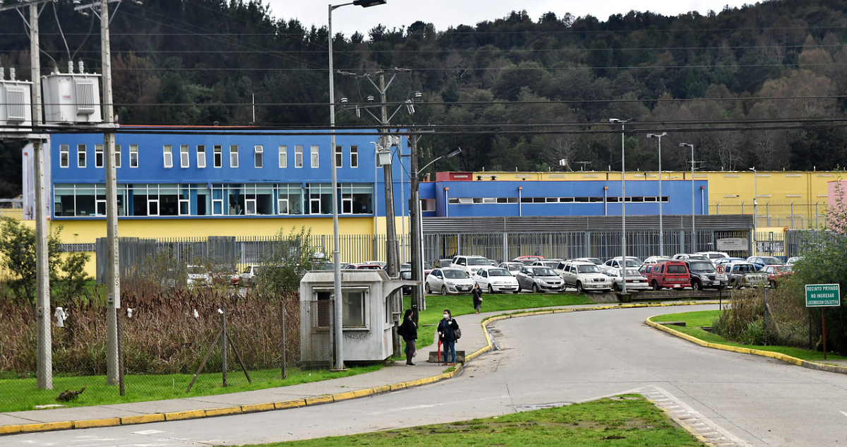 Valdivia: incautan casi 50 armas blancas tras allanamiento en Complejo Penitenciario Llancahue