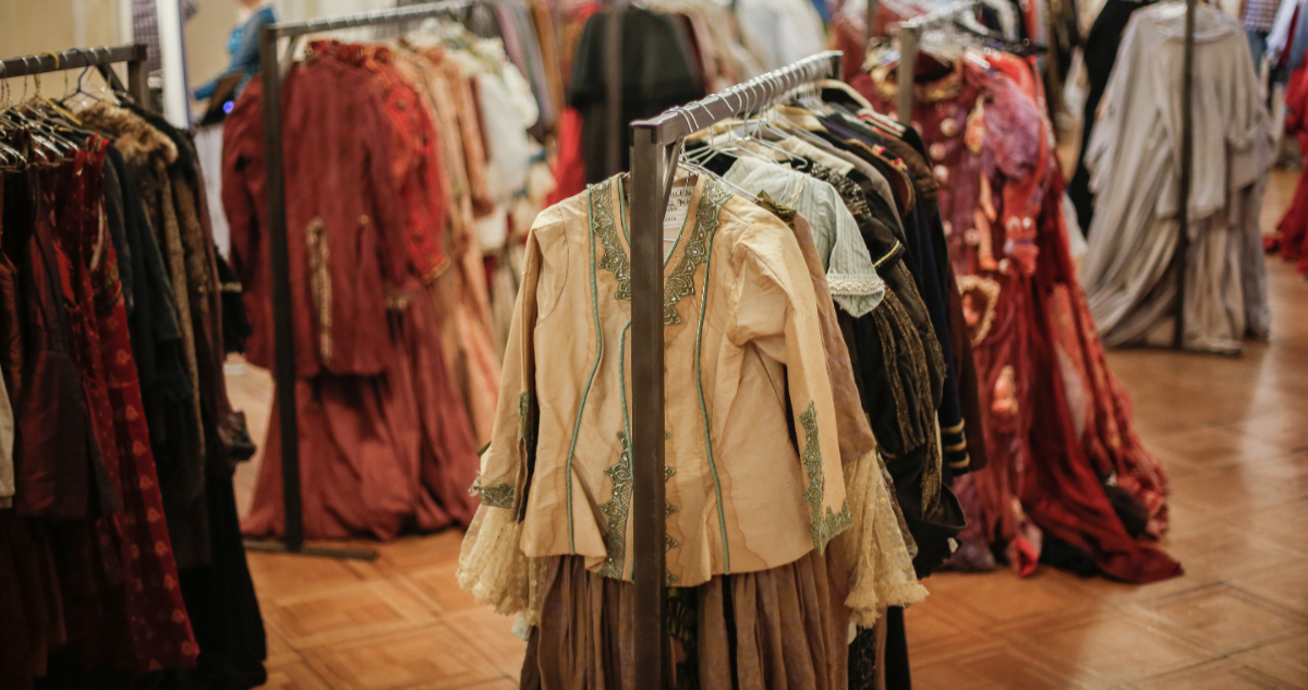 ¿Quieres renovar tu clóset? Municipal de Santiago inicia Venta de Vestuario con piezas desde $3.000