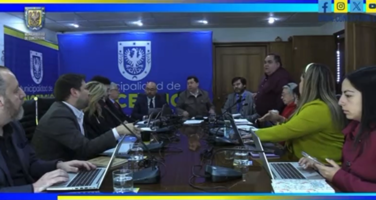 VIDEO | Concejal abandonó sesión tras sentirse discriminado por su discapacidad visual en Concepción