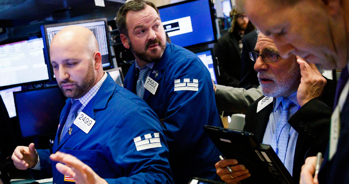 Wall Street parte junio con un nuevo triple récord mientras el IPSA vuelve a hundirse
