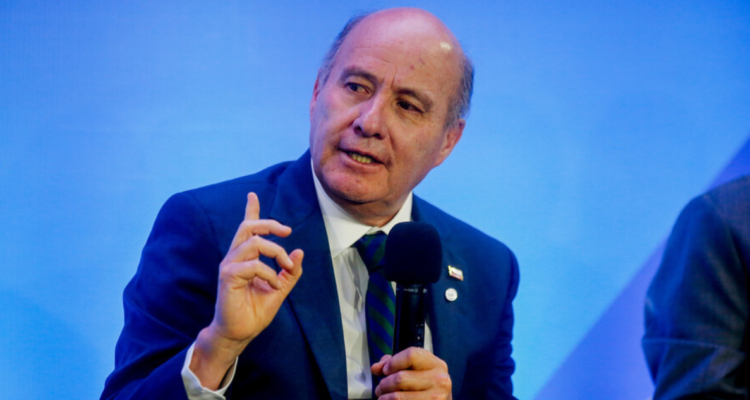 La voltereta de Quiroz: cede y mantiene en 23% impuesto corporativo, pero PPD no se sumará a acuerdo