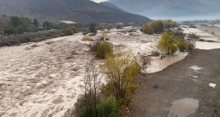 Por desborde del río Aconcagua: Declaran Alerta Roja para Limache, Quintero, Concón y Quillota