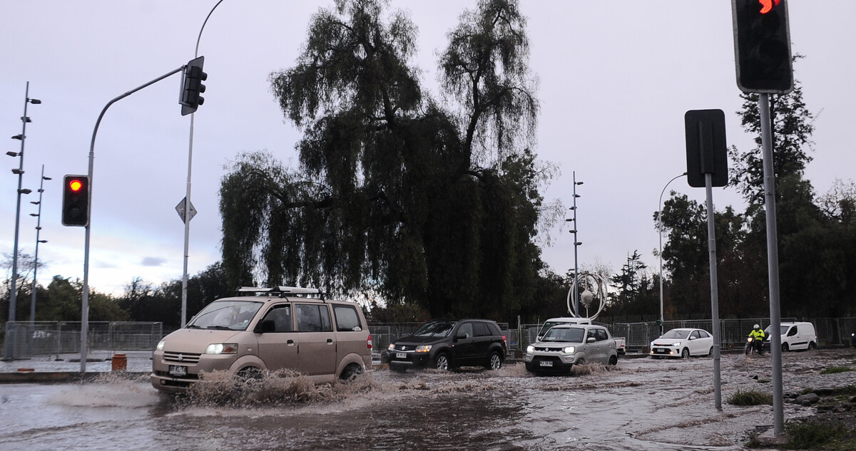 Valparaíso, San Bernardo y Talagante entre las comunas más vulnerables ante Sistema Frontal
