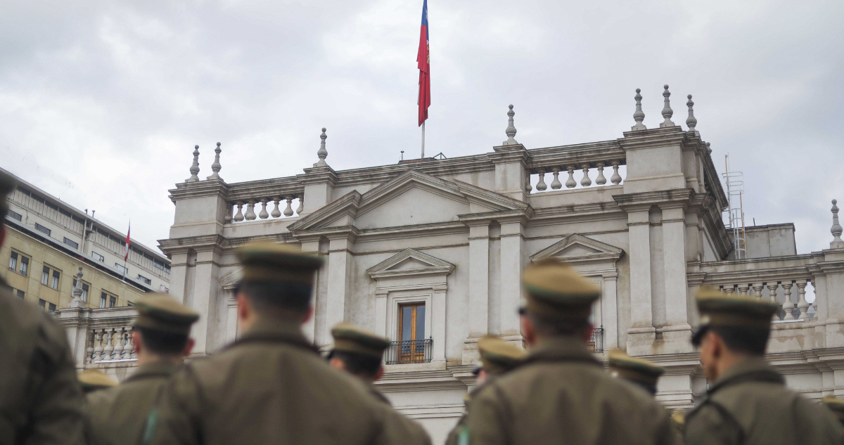 Carabineros frente a La Moneda.