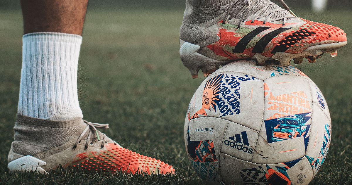 La inversión en Messi y Yamal le pasa la cuenta a Adidas: se encamina a su peor desplome en un día