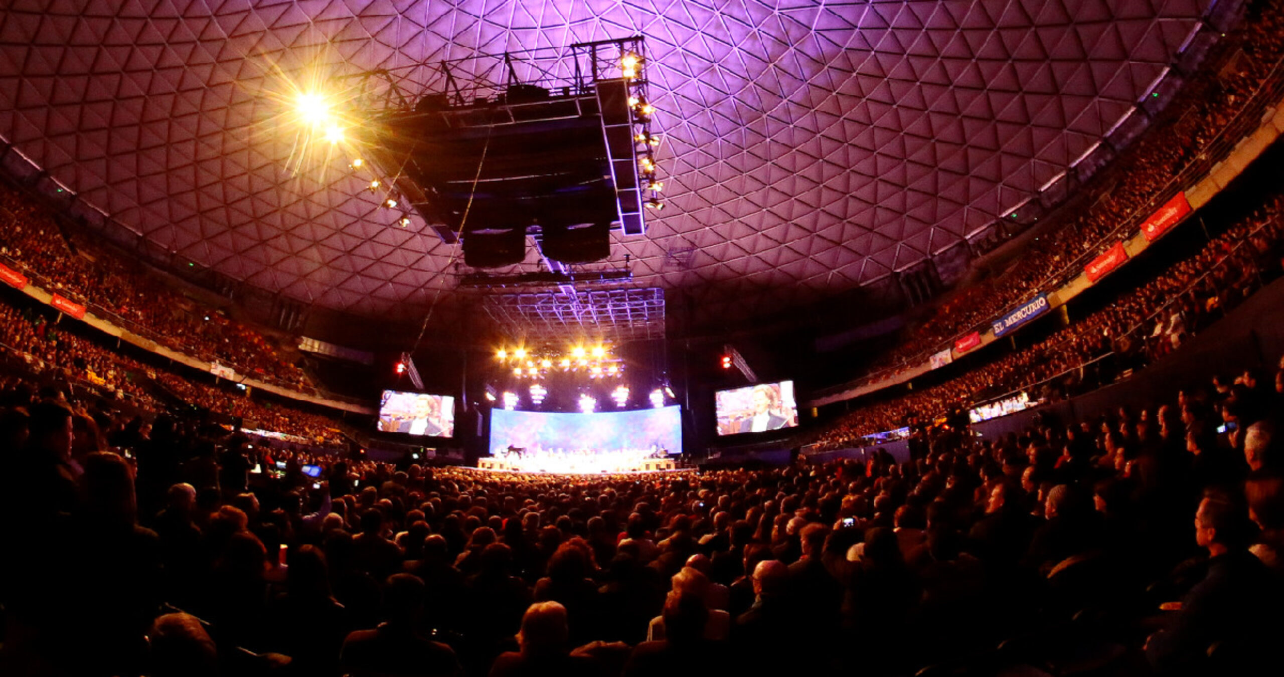¿Adiós Movistar, hola Santander Arena? El cambio de nombre que se estaría gestando en el recinto
