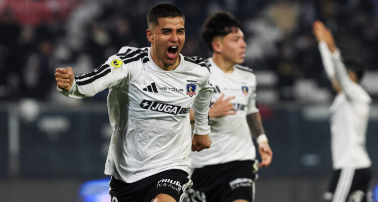 Álvaro Madrid celebra gol en el Colo Colo Limache