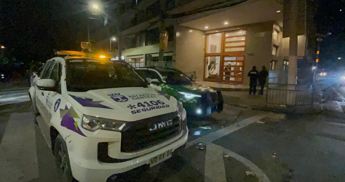 Carabineros investiga asesinato en Estación Central: podría ser un homicidio o un parricidio