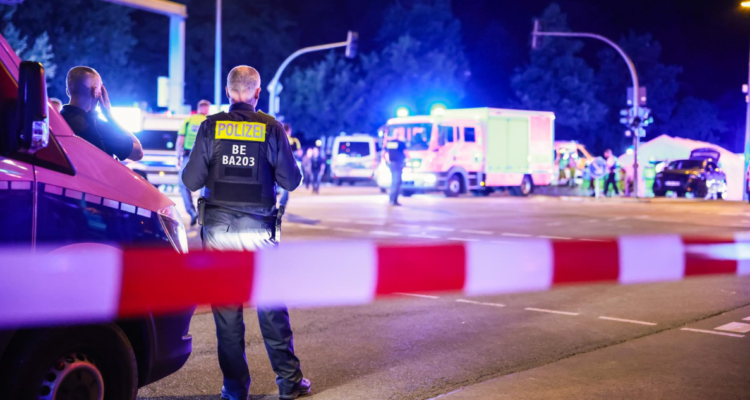 Atropello múltiple en celebración de marcha del orgullo gay dejó un muerto y 15 heridos en Berlín