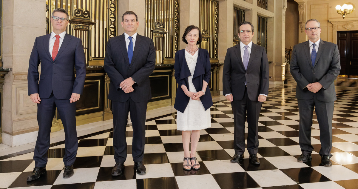 Banco Central vuelve a mantener la tasa y dice que analizará su evolución “reunión a reunión”